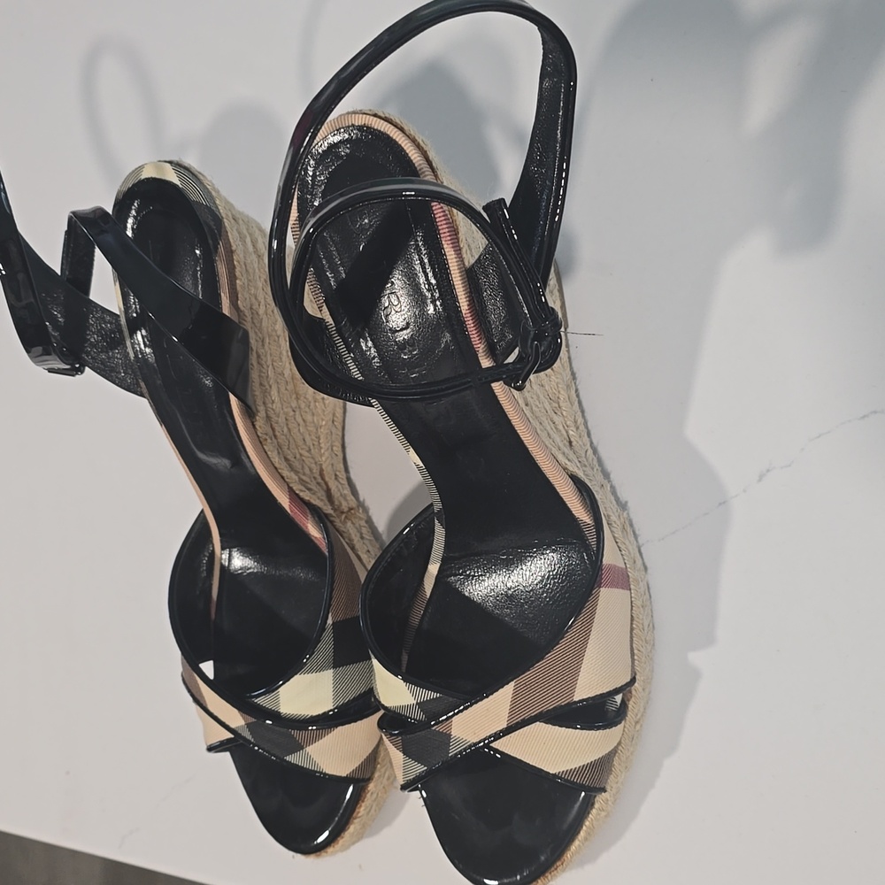 Burberry Plaid Wedge Sandals Espadrilles Size 39 with Box - Picture 2 of 16